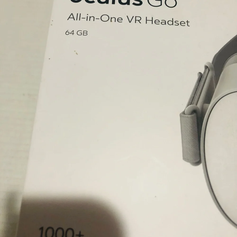 Oculus Go 64gb All in One VR Headset  Open box to show content in Box New